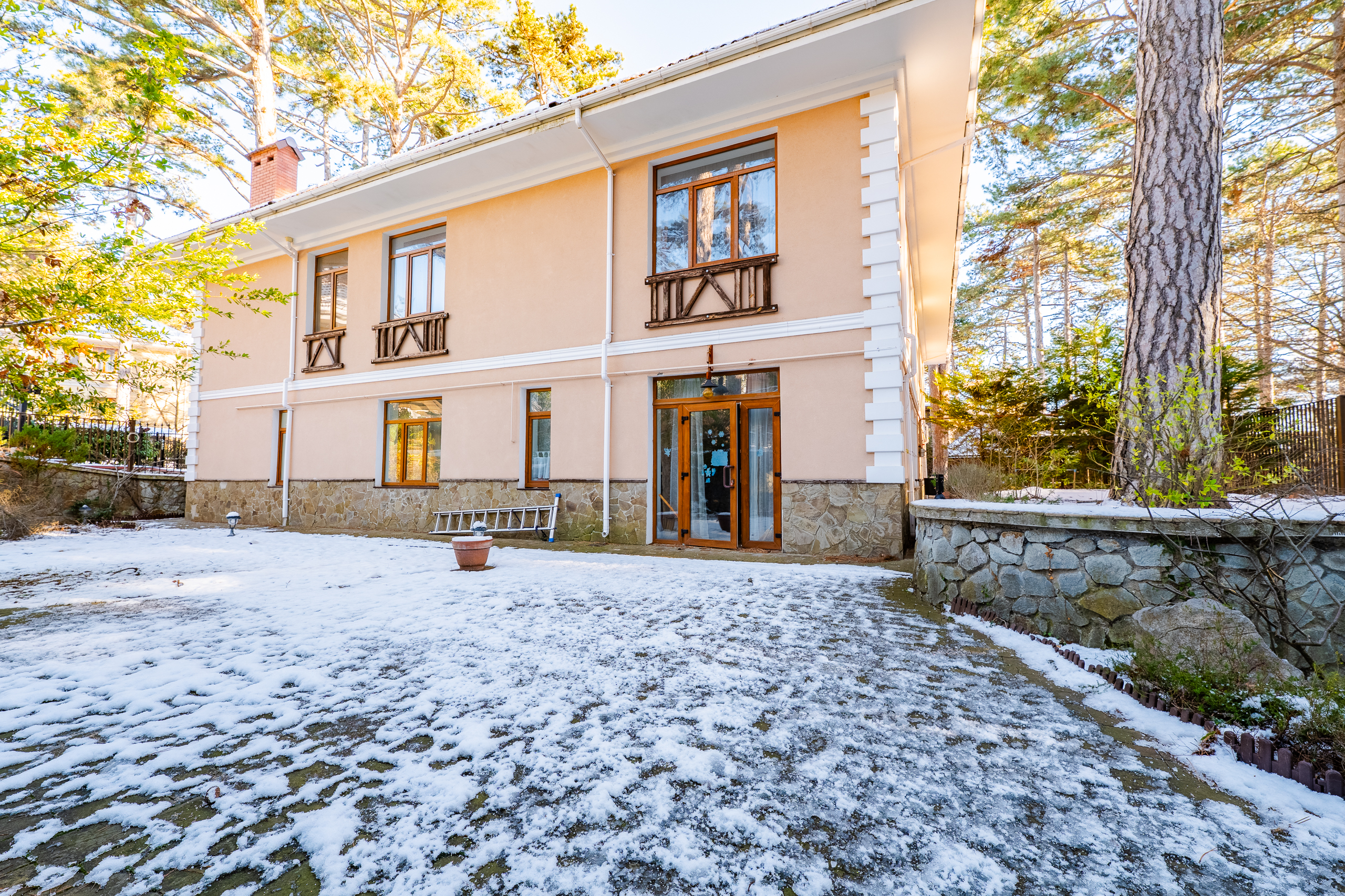 Дом с ремонтом в поселке Горный