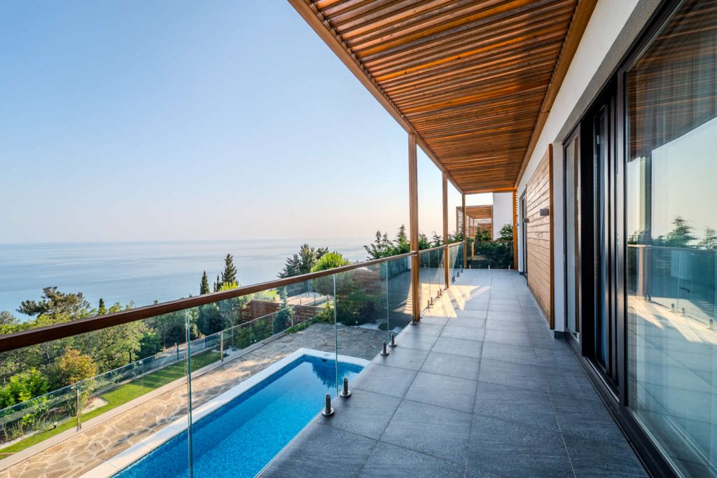 Уникальная вилла в охраняемом посёлке Yalta Park Hills